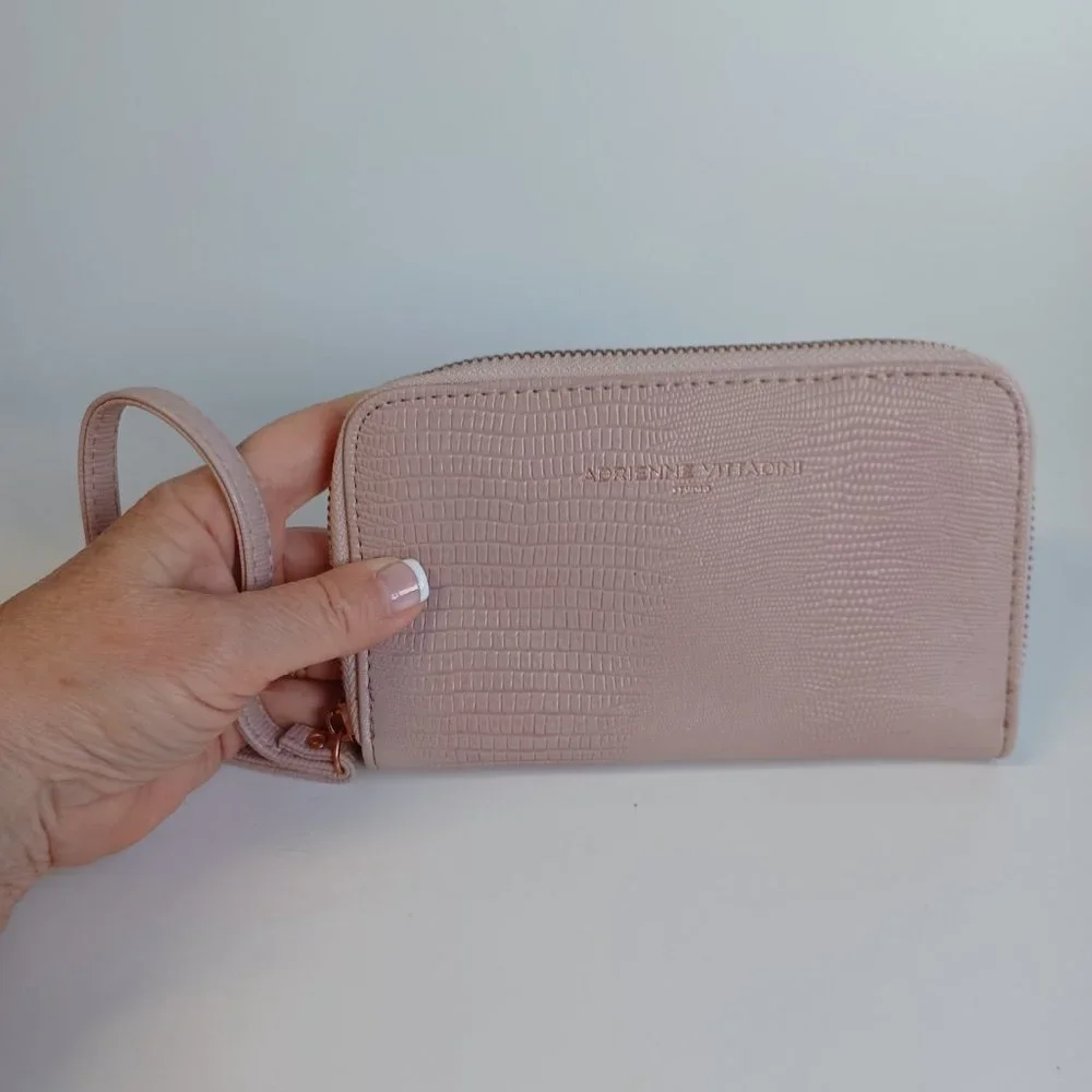 Adrienne Vittadini Wristlet Wallet Clutch Pouch Pale Dusty Pink Zip‎ Around